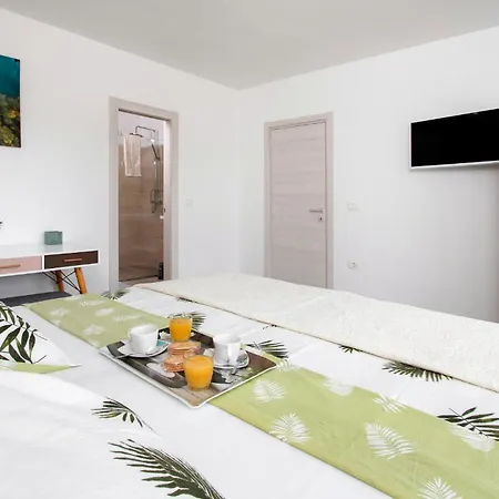 Gorgeous In With Kitchen * Fazana